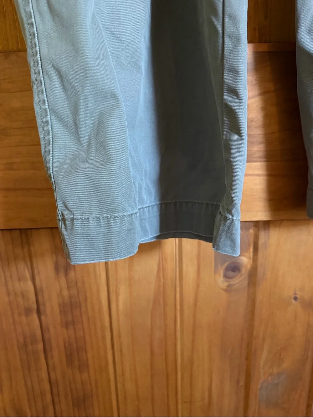 Banana Republic Men's Cargo Pants in Light Gray